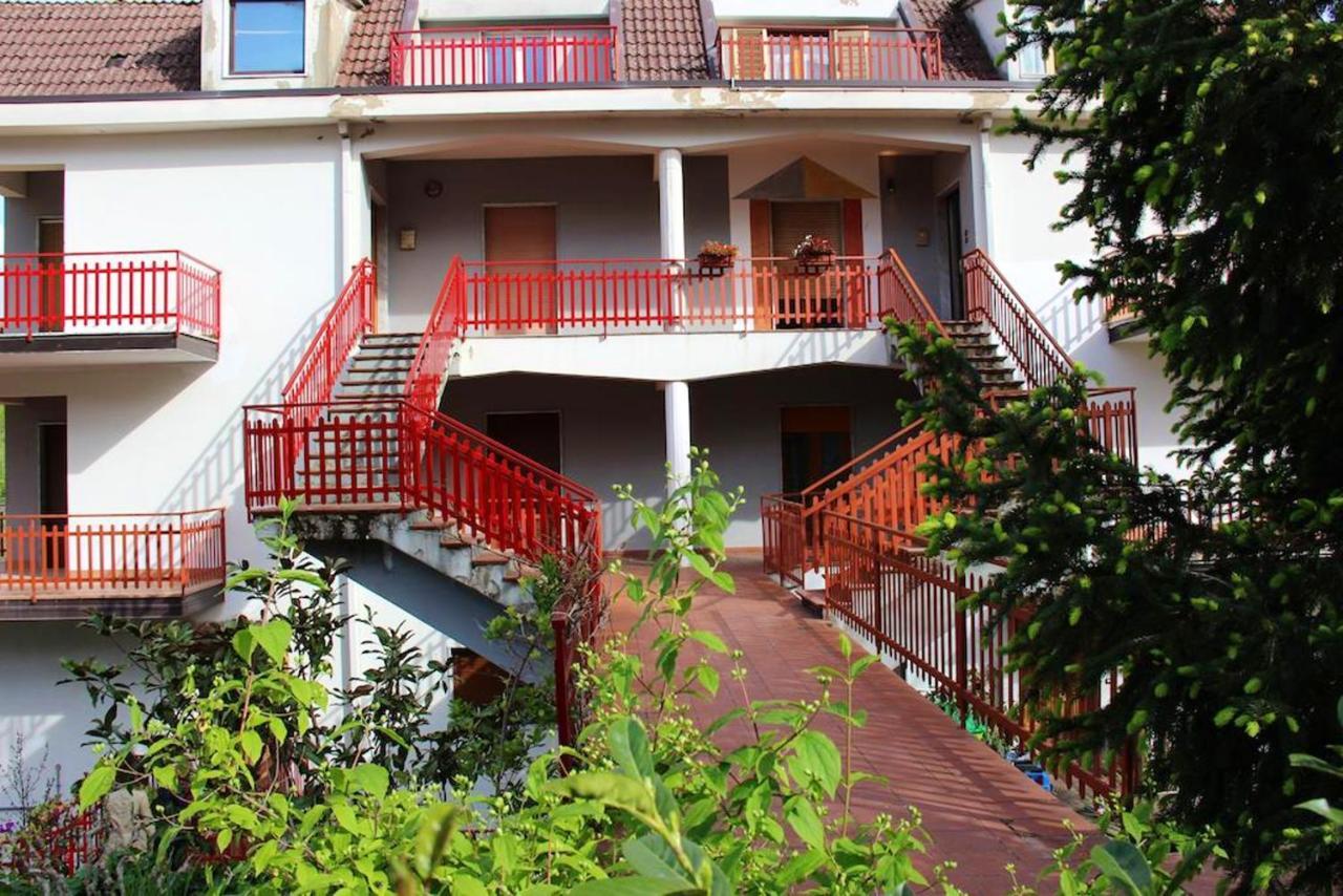Cosy Apartment In Calvello, 45 Sqm With Included Parking Kültér fotó